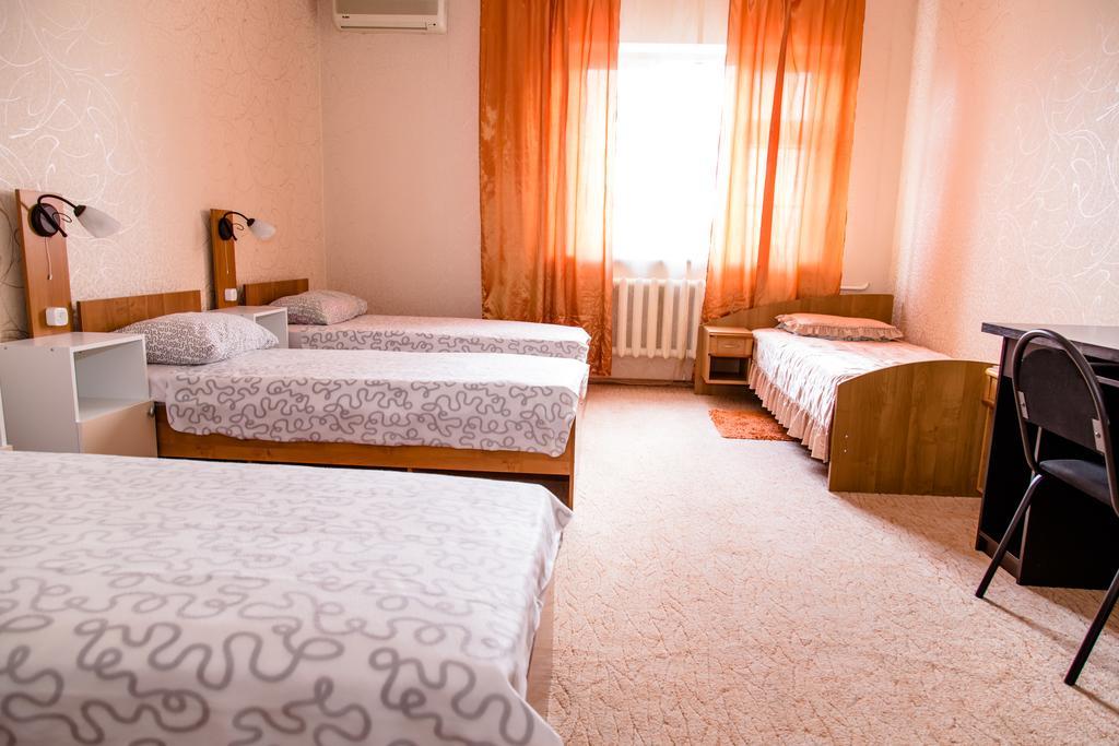 Hostel Lira Κρασνοντάρ Δωμάτιο φωτογραφία